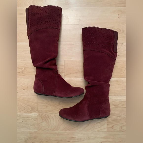 Flat Red/Maroon Boots - Picture 11 of 11